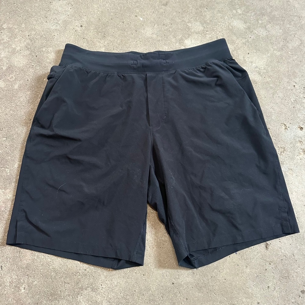 Lululemon T.H.E Short Mens L Black 9" Inseam Linerless Athletic Workout LM7AA0S